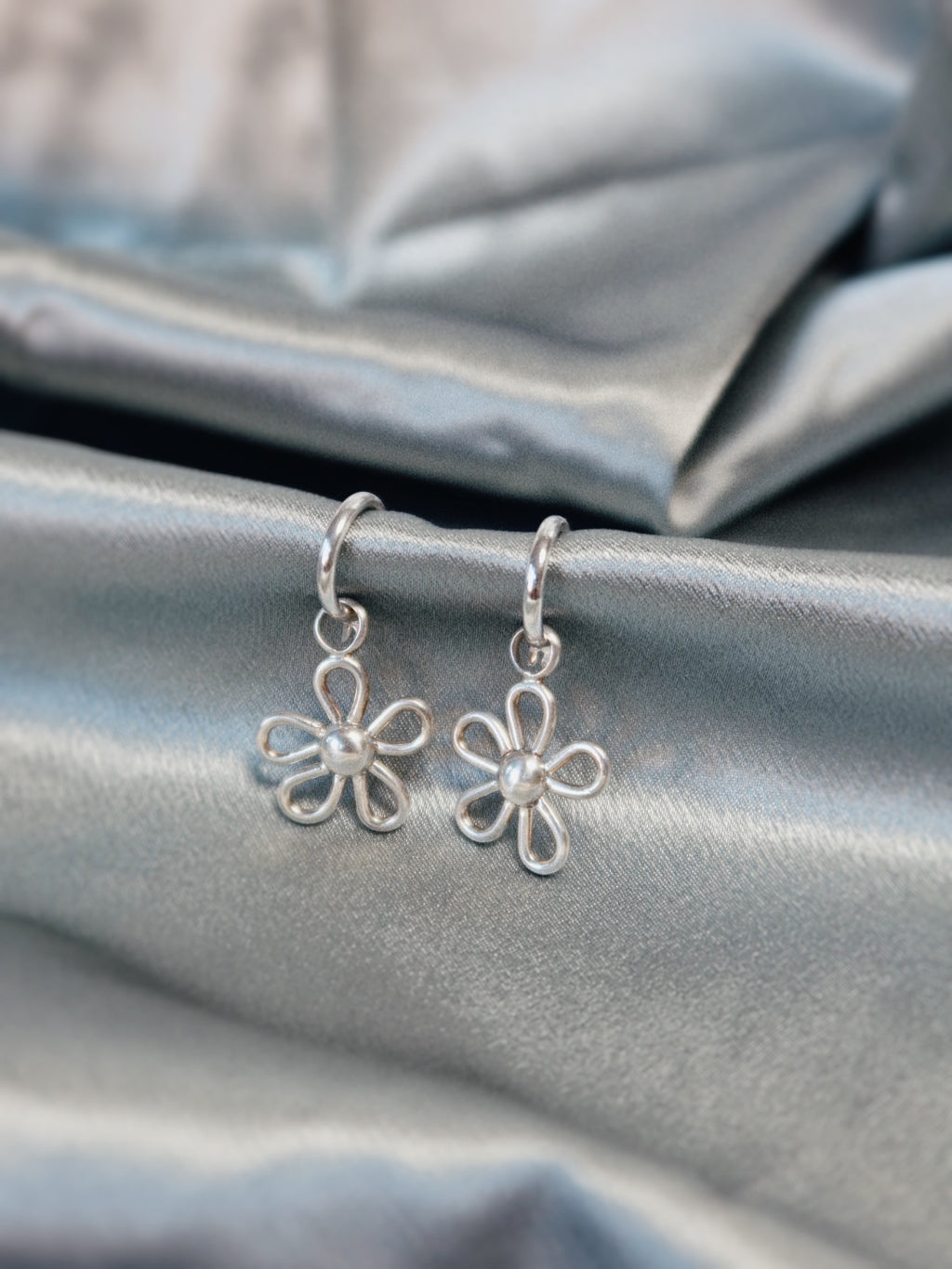 Daisy hoops