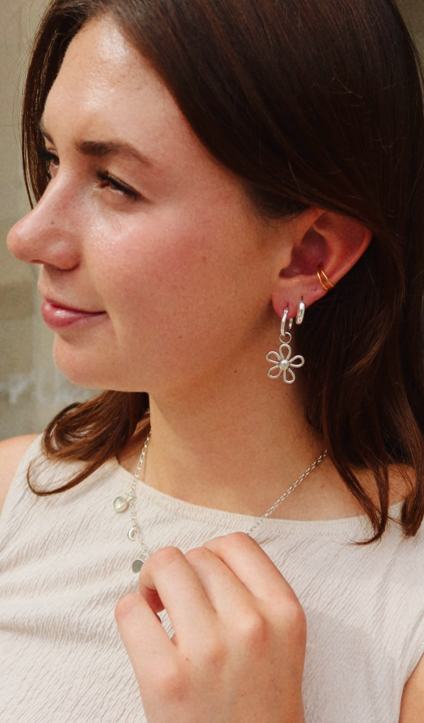 Daisy hoops